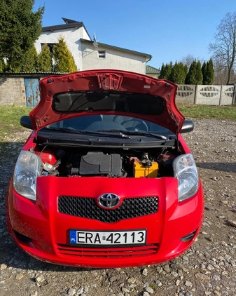 Toyota Yaris cena 11700 przebieg: 170000, rok produkcji 2007 z Radomsko małe 154